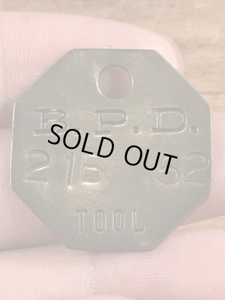 アンティークの真鍮製のビンテージツールタグ