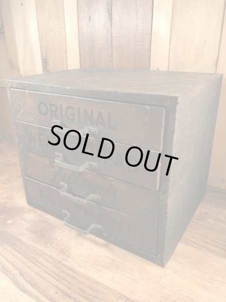 “Weatherhead Original Equipment Fittings”の50’sヴィンテージメタルキャビネット