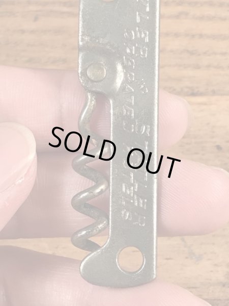 ホテルの企業物のコークスクリューが付いたヴィンテージボトルオープナー