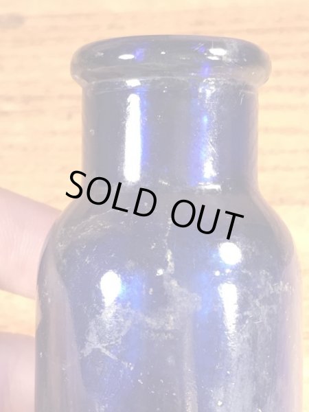 エマーソンドラッグ社製の青色のアンティークの薬瓶