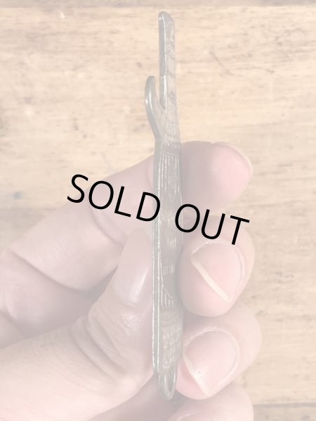 カルバートジンのボトル型のビンテージ栓抜き