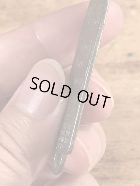 カルバートジンのボトル型のビンテージ栓抜き