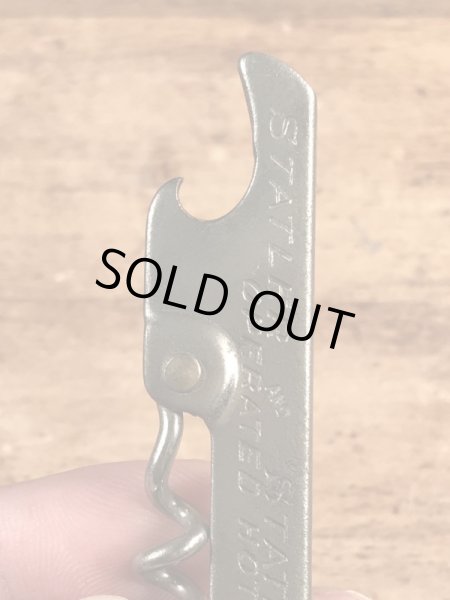 ホテルの企業物のコークスクリューが付いたビンテージ栓抜き