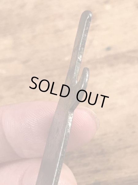 Calvert Ginのボトル型のヴィンテージボトルオープナー