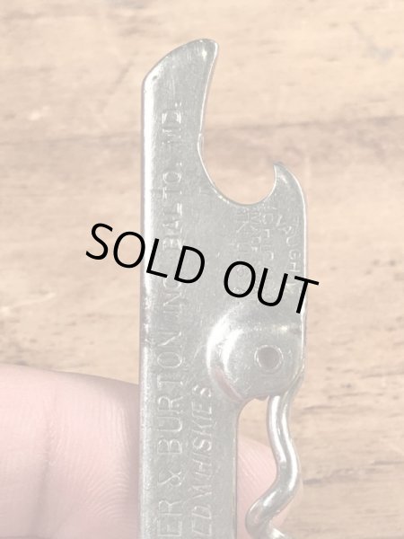 ウイスキーの折り畳みのコークスクリューが付いたビンテージ栓抜き