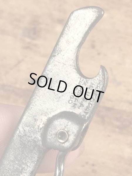 ホテルの企業物のコークスクリューが付いたヴィンテージボトルオープナー