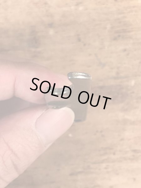 Gallagher & Burtonのウイスキーのヴィンテージボトルオープナー