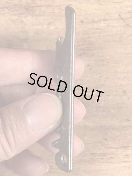 ホテルの企業物のコークスクリューが付いたビンテージ栓抜き