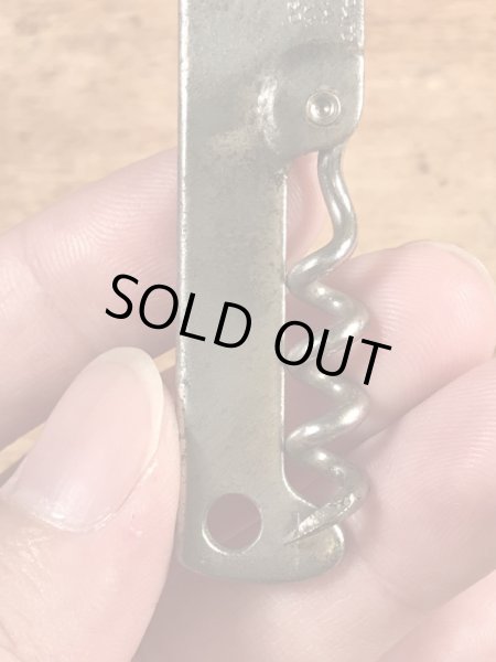 ホテルの企業物のコークスクリューが付いたヴィンテージボトルオープナー