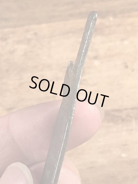 Calvert Ginのボトル型のヴィンテージボトルオープナー