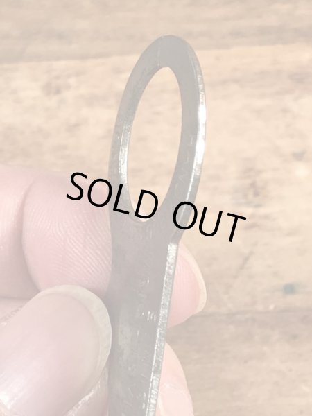 アンティークのポケットツールが付いたビンテージ栓抜き