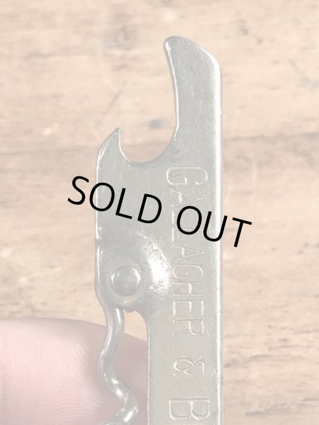 ウイスキーの折り畳みのコークスクリューが付いたビンテージ栓抜き