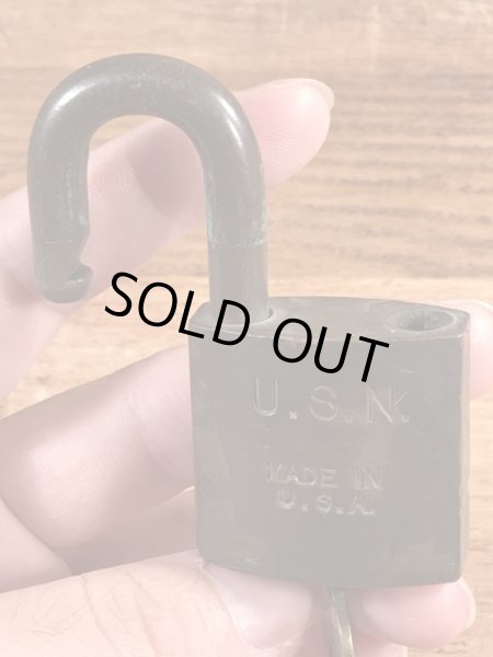 Sargent社製のU.S.N.のヴィンテージパドロックキー