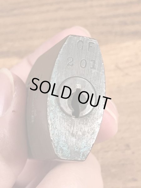 Sargent社製のU.S.N.のヴィンテージパドロックキー