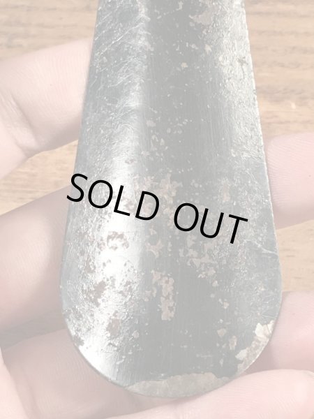 黒ラッカーのメタル製のヴィンテージシューホーン