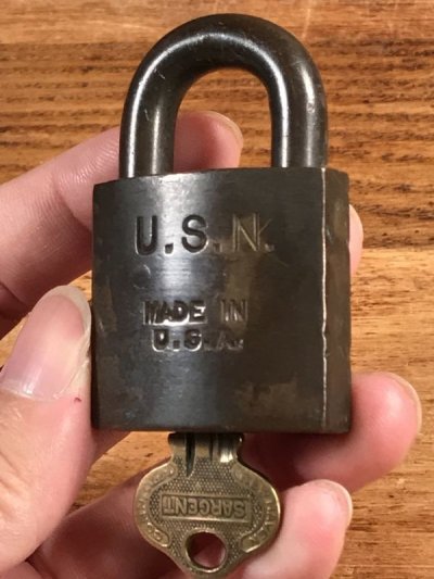 画像1: Sargent “U.S.N.” Military Brass Padlock Key　USネイビー　ビンテージ　南京錠　鍵　〜60年代