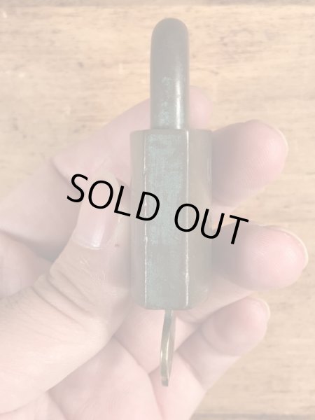 USネイビーのミリタリー物のビンテージ南京錠