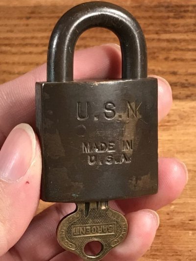 画像2: Sargent “U.S.N.” Military Brass Padlock Key　USネイビー　ビンテージ　南京錠　鍵　〜60年代