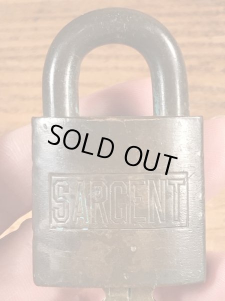 USネイビーのミリタリー物のビンテージ南京錠