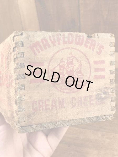 Mayflower'sの木製のヴィンテージチーズボックス