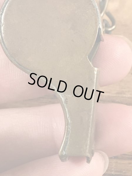 ミリタリー物のブラス製のビンテージ呼び笛