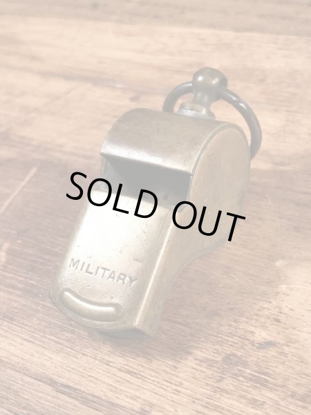 ミリタリー物の真鍮製のヴィンテージホイッスル