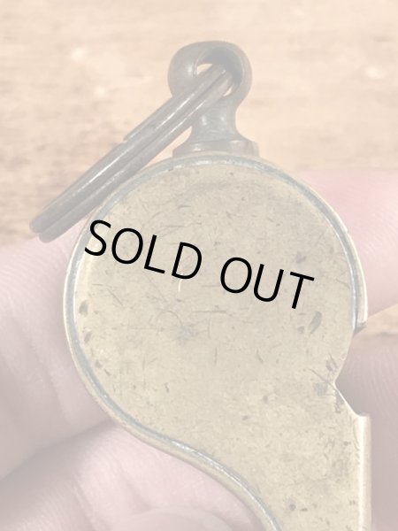 ミリタリー物のブラス製のビンテージの笛