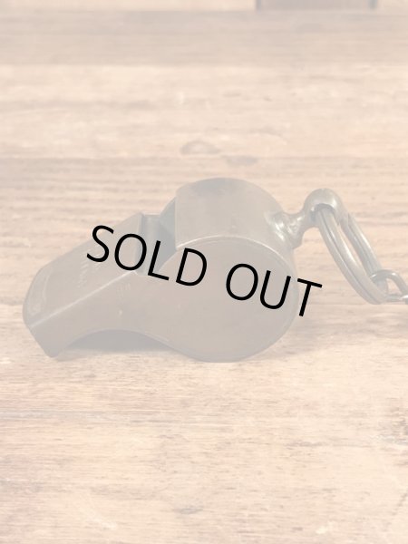 ミリタリー物のブラス製のビンテージ呼び笛