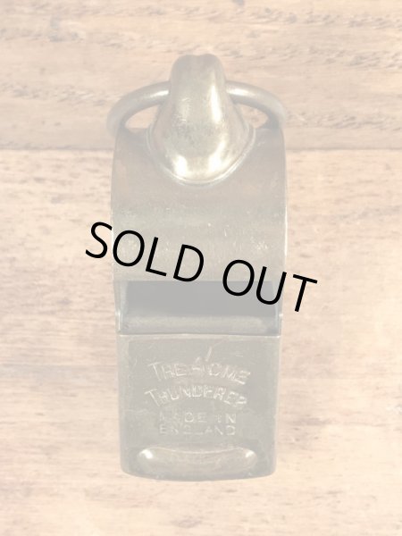 The Acme Thundererのミリタリー物のビンテージの笛