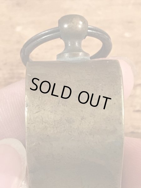 ミリタリー物のブラス製のビンテージの笛