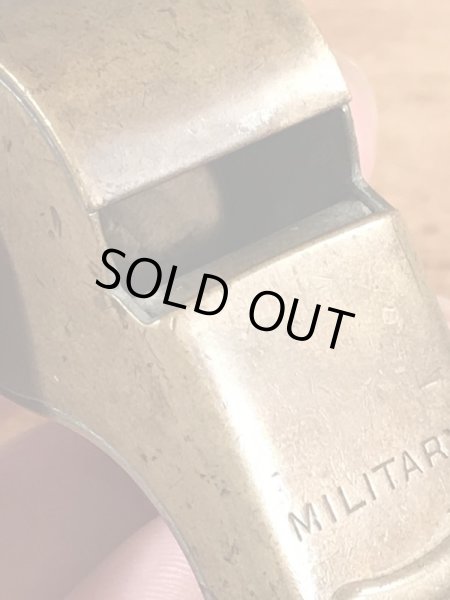 ミリタリー物の真鍮製のヴィンテージホイッスル