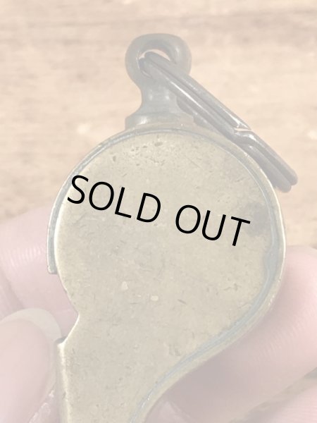 ミリタリー物のブラス製のビンテージの笛