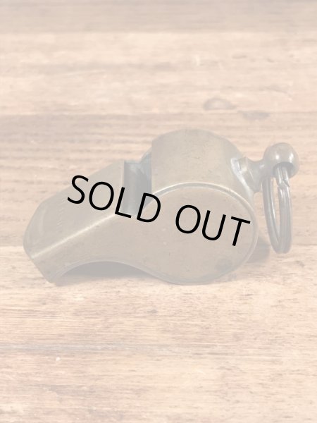 ミリタリー物の真鍮製のヴィンテージホイッスル