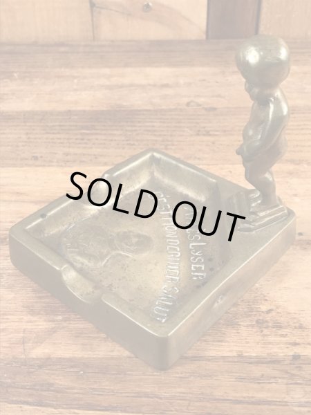 ブラス製のしょんべん小僧のヴィンテージアシュトレイ