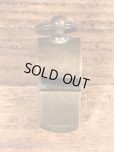 ミリタリー物のブラス製のビンテージの笛