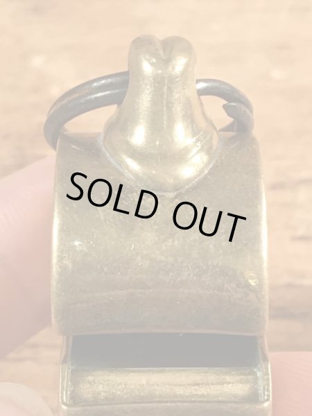 The Acme Thundererの真鍮製のビンテージの笛