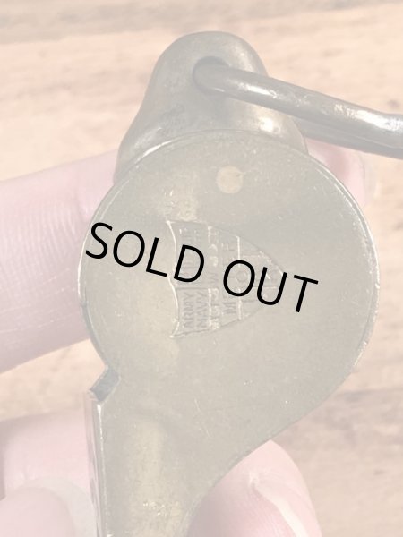 The Acme Thundererのミリタリー物のビンテージの笛