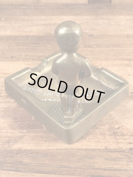 ブラス製のしょんべん小僧のヴィンテージアシュトレイ