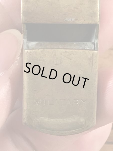 ミリタリー物の真鍮製のヴィンテージホイッスル