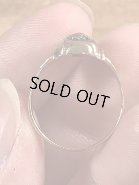 1943年のゴールドのビンテージカレッジリング