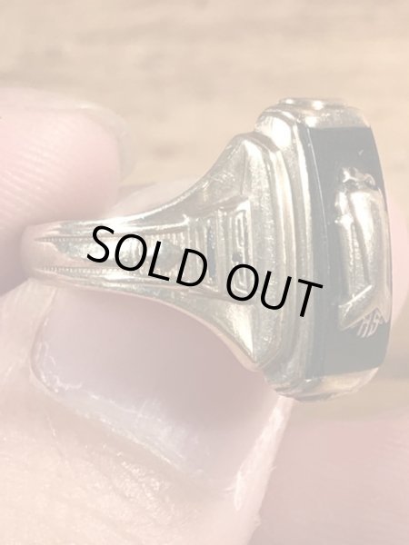 1943年のゴールドのヴィンテージスクールリング