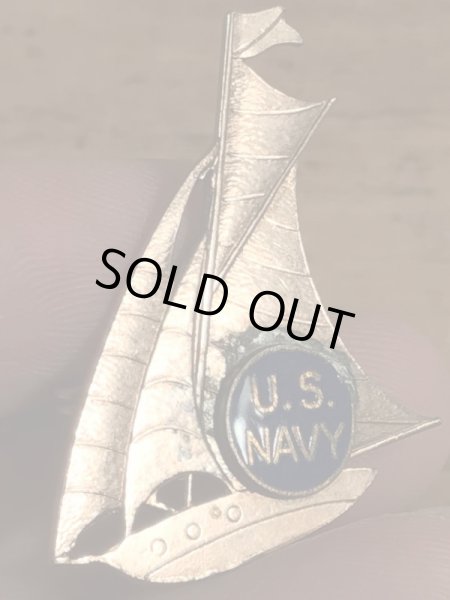 USネイビーのミリタリー物のビンテージピンバッジ