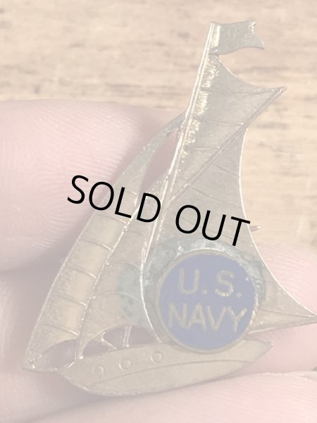 USネイビーのミリタリー物のビンテージピンバッジ