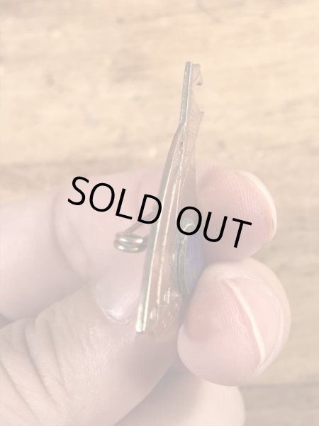 USネイビーのミリタリー物のビンテージピンバッジ