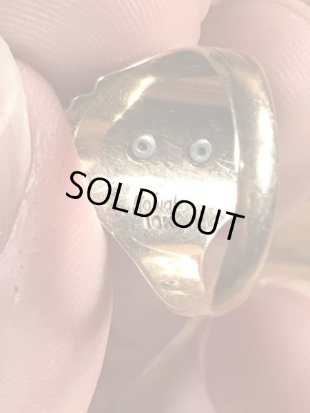 1943年のゴールドのビンテージカレッジリング