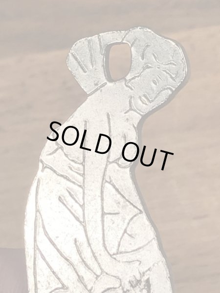 White Rock Water & Ginger Aleの女神のビンテージ栓抜き