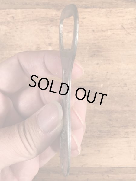 ブルーリボンのパブストビールのビンテージ栓抜き