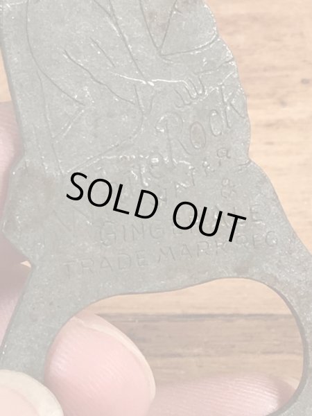 White Rock Water & Ginger Aleの女神のビンテージ栓抜き