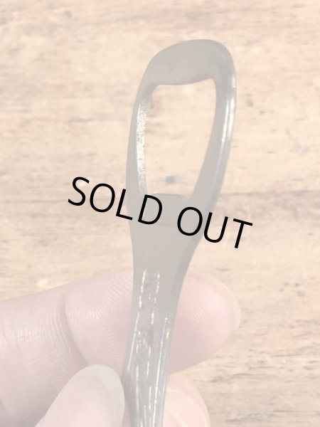 ブルーリボンのパブストビールのビンテージ栓抜き