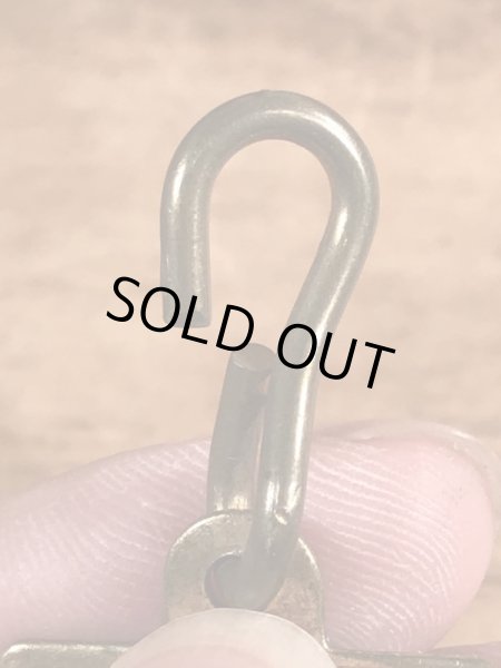 Dog Taxの真鍮製のビンテージドッグタグ